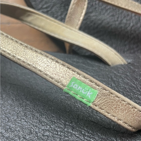 Sanuk Women's Yoga Black and Gold Metallic Flip Flops NWOT Size 10 - Picture 6 of 8